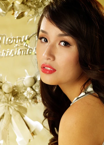 Mai Phương Thúy gợi cảm đón Noel ảnh 8