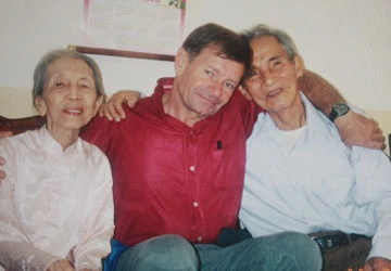 “Ông Tây Việt cộng” thành công dân Việt ảnh 2