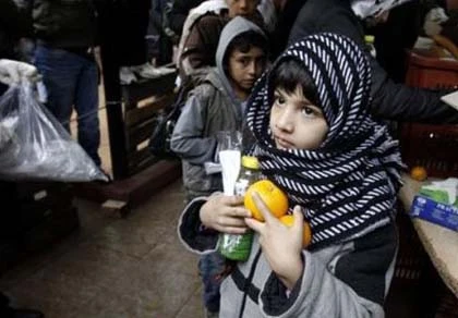 Vì sao hàng loạt cha mẹ ở Hy Lạp bỏ rơi con? ảnh 1