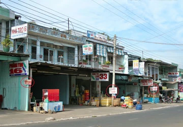 Phân luồng giao thông kiểu "lạ" ảnh 1 Phân luồng giao thông kiểu "lạ" ảnh 1