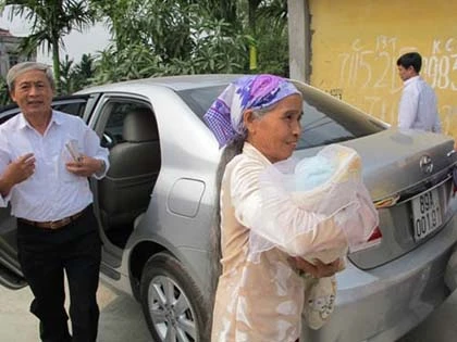 Những hình ảnh về nhà cảm động của cháu bé bị bắt cóc ảnh 5