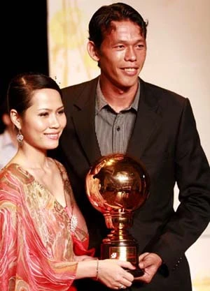 Thành Lương hạnh phúc trong tối nhận Quả bóng Vàng ảnh 11