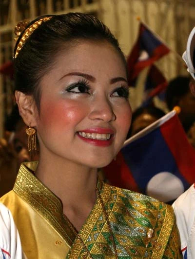 Khai mạc SEA Games 25 nhìn từ... phía "đằng sau" ảnh 1