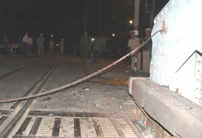 Kinh hoàng xe lửa tông sáu ôtô, ít nhất hai người chết, 26 người bị thương ảnh 4