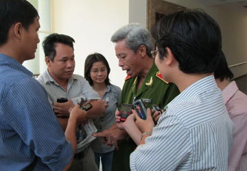 Để cướp chặt tay dân, chúng tôi rất ray rứt ảnh 1