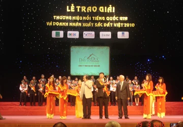 Chu Việt nhận giải Thương hiệu nổi tiếng quốc gia 2010 ảnh 1
