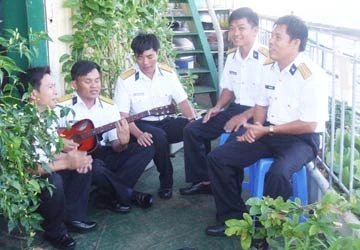 Tổ quốc giữa trùng khơi - Bài cuối: Nghĩa tình đồng đội ảnh 2