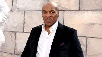 Mike Tyson làm nữ cai ngục dính bầu ảnh 1