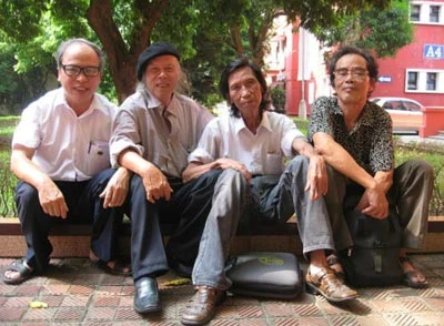 Nhà thơ Thạch Quỳ: Ông đồ gàn xứ Nghệ ảnh 2