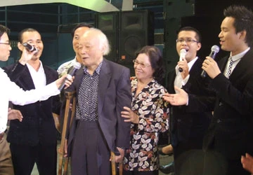 Nhạc sĩ Hoàng Hiệp đã về miền Lá đỏ ảnh 1