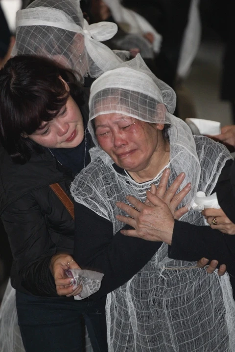 Các nghệ sĩ khóc thương tiễn đưa "trưởng thôn" Văn Hiệp ảnh 2