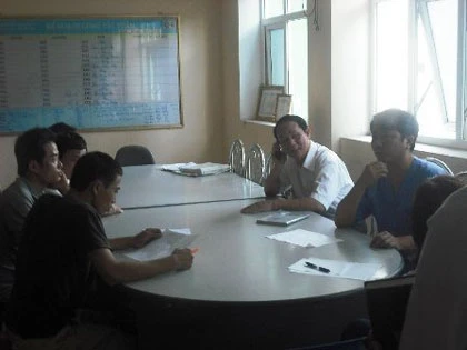 Bé gái chết sau thay băng, người nhà "quây" BV ảnh 2