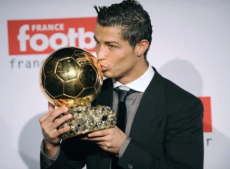 10 năm C. Ronaldo chơi bóng chuyên nghiệp: Lịch sử mang tên anh ảnh 2