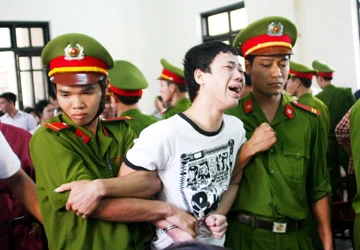 Kết tội, lòng người không phục! ảnh 1