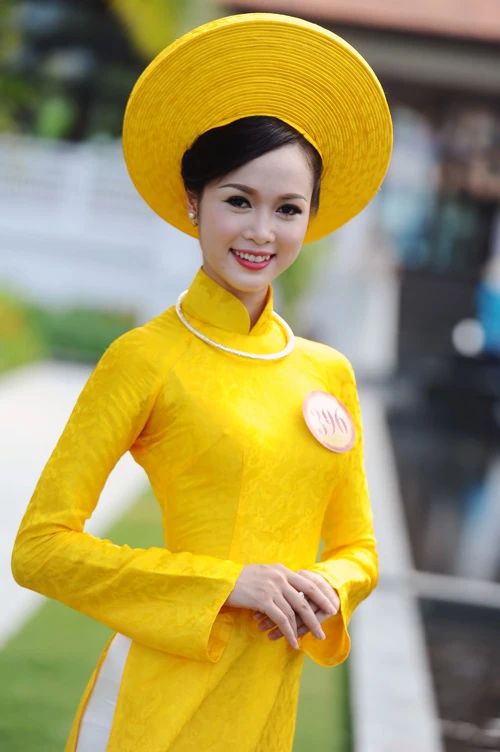 Thí sinh Hoa hậu VN thướt tha với áo dài ảnh 13