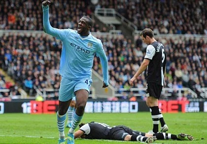 Yaya Toure không nhận phần thưởng cho "Cầu thủ xuất sắc nhất trận" ảnh 1 Yaya Toure không nhận phần thưởng cho "Cầu thủ xuất sắc nhất trận" ảnh 1
