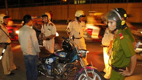 Hãi hùng... còi “ma” ảnh 2