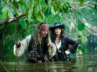 Đi "cướp biển" cùng Johnny Depp và các nàng tiên cá ảnh 1