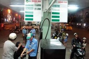 DN lãi 1.600 hay 832 đồng/lít xăng? ảnh 1