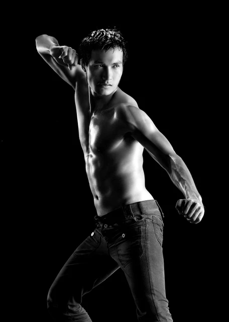 Siêu mẫu Quang Thịnh khoe hình thể rắn rỏi ảnh 3 Siêu mẫu Quang Thịnh khoe hình thể rắn rỏi ảnh 3