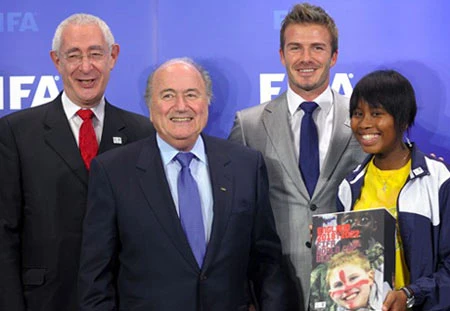 FIFA điều tra nghi án Nga mua chuộc trọng tài World Cup 2010 ảnh 1