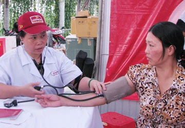 70% công nhân nhức khớp, đau lưng ảnh 1