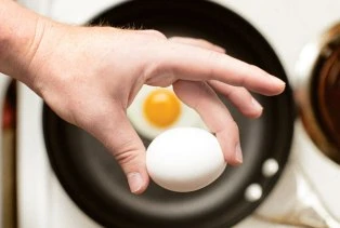 Trứng ung: đồ bỏ mà tưởng Viagra! ảnh 1