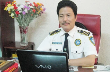 Ngày và đêm bảo vệ an toàn mục tiêu ảnh 2