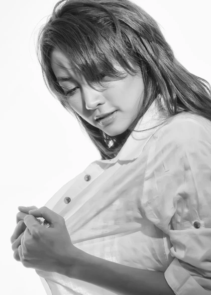 Ngân Khánh gợi cảm trong ảnh đen trắng ảnh 7