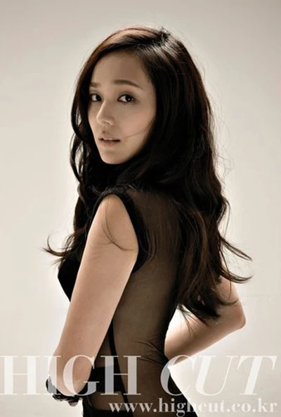 Eugene xinh đẹp sắp lên xe hoa ảnh 4