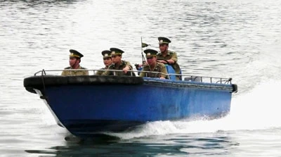 Bảo vệ vùng biển đảo. Ảnh tư liệu