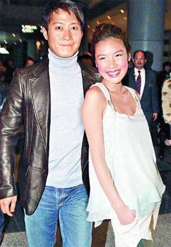 Vợ Lê Minh giải thích lý do không đeo nhẫn cưới ảnh 2