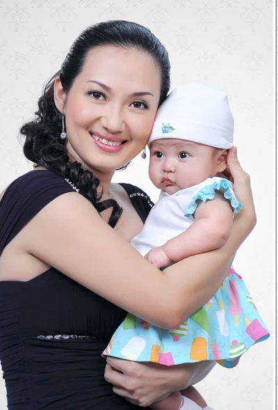 MC Phương Thảo khoe con gái yêu ảnh 3 MC Phương Thảo khoe con gái yêu ảnh 3