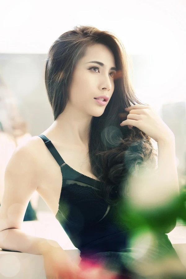 Vẻ đẹp ngọt ngào của Thủy Tiên ảnh 1