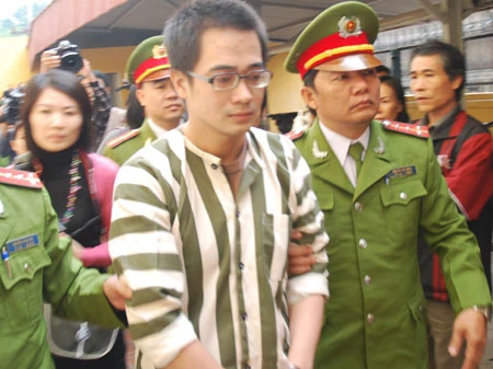 Tường thuật: Nguyễn Đức Nghĩa bật khóc khi biết tin bố chết ảnh 1