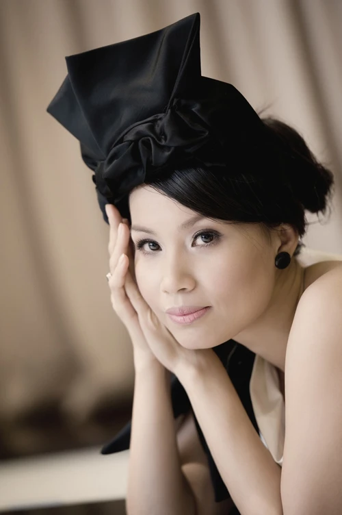 Cẩm Ly "đẹp lạ" ảnh 9