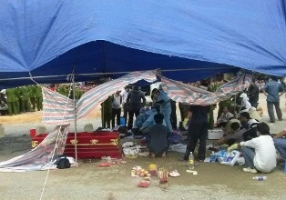 Vụ quan tài "diễu phố": Pháp y kết luận nạn nhân "chết do ngạt nước" ảnh 1