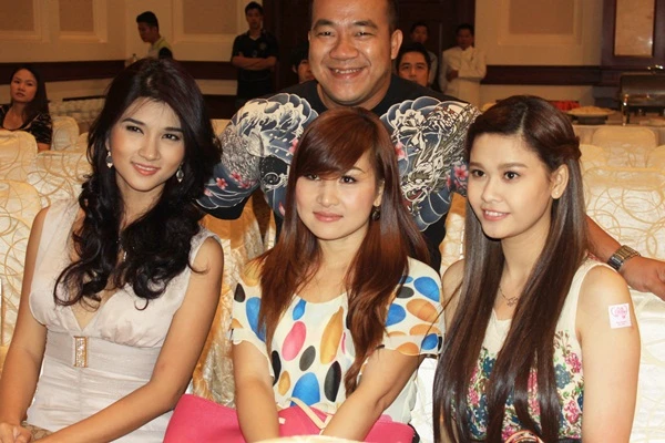 Trương Quỳnh Anh lần đầu đi tiệc sau sinh ảnh 6