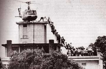 Bức ảnh lịch sử của ông về chiến dịch di tản của người Mỹ