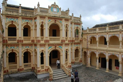 Dinh thự những “ông vua” miền núi phía bắc ảnh 2 Dinh thự những “ông vua” miền núi phía bắc ảnh 2