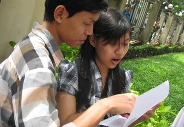 Đề toán khó, thí sinh rời khỏi phòng thi sớm ảnh 1