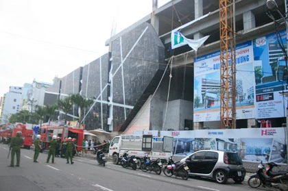 Đà Nẵng: Cháy lớn ở vũ trường New Phương Đông ảnh 1