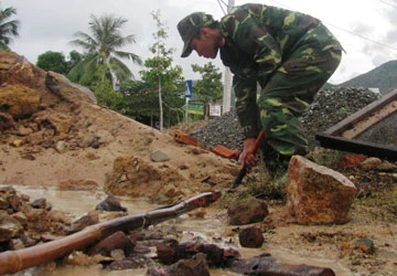 Đạn lân tinh phát nổ trong khu dân cư ảnh 1