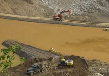 Cấp phép khai thác khoáng sản: Xuôi theo lợi ích nhóm? ảnh 2