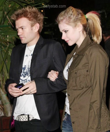 Avril Lavigne bỏ chồng ảnh 1