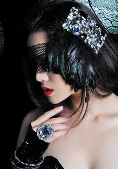 Nhật Kim Anh nóng bỏng áo đen ảnh 10