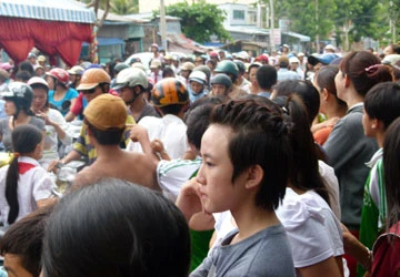 Vụ phạt đám cưới đồng tính: Luật cấm kết hôn, không cấm đám cưới! ảnh 1