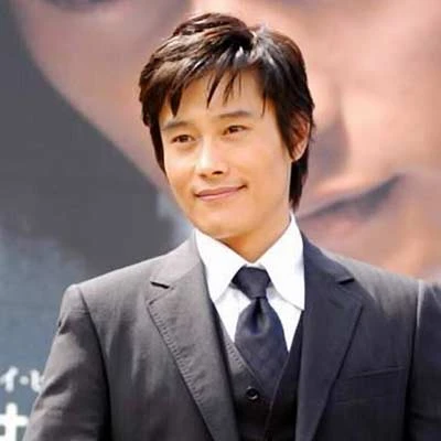 66 học viên của Hàn Quốc từng bị ép diễn cảnh khỏa thân cùng nhau suốt 2 giờ ảnh 1 66 học viên của Hàn Quốc từng bị ép diễn cảnh khỏa thân cùng nhau suốt 2 giờ ảnh 1