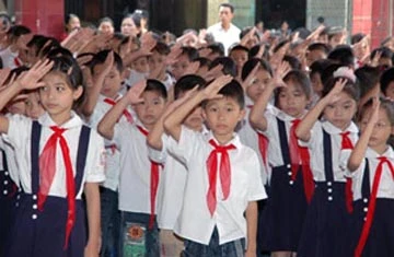 Ông Dương Trung Quốc: Sao người lớn không hát quốc ca? ảnh 2