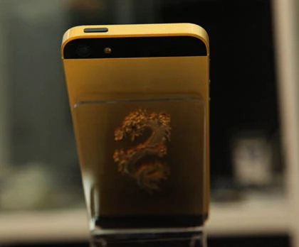 iPhone 5 mạ vàng, khảm hình rồng ở Việt Nam ảnh 7